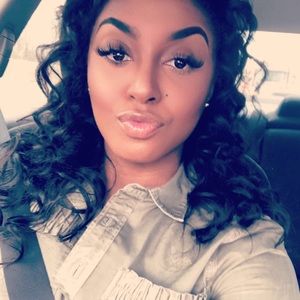 Meet your Posher, Monica